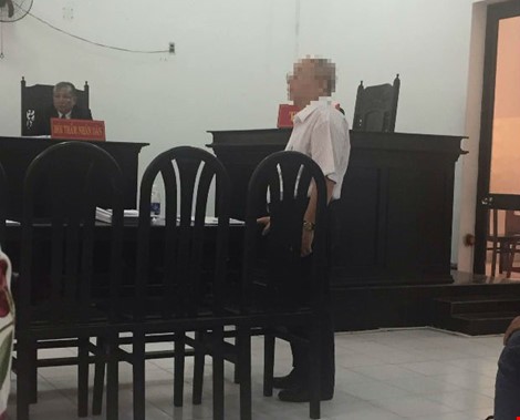 Phó giáo sư kiện trường đòi... 1.000 đồng danh dự bị thua kiện