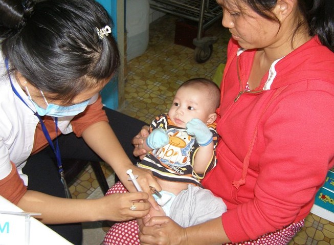 Triển khai tiêm vaccine Pentaxim đợt ba