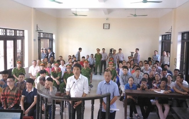 Đang xét xử trùm gỗ Minh 'sâm' cùng đồng bọn
