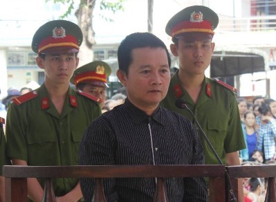 Con rể chém bố vợ lãnh 15 năm tù