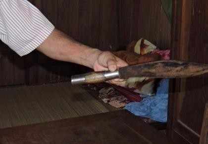 Phá rừng còn dùng dao chém kiểm lâm để tẩu thoát