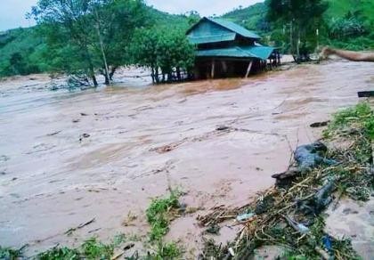 Vỡ đường ống thủy điện Sông Bung 2: Nhiều người vẫn bị mất liên lạc