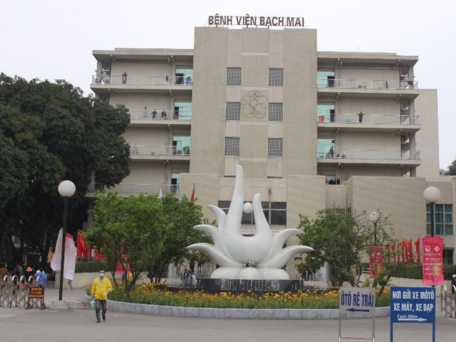 BV Bạch Mai đóng cửa bãi giữ xe để sửa chữa