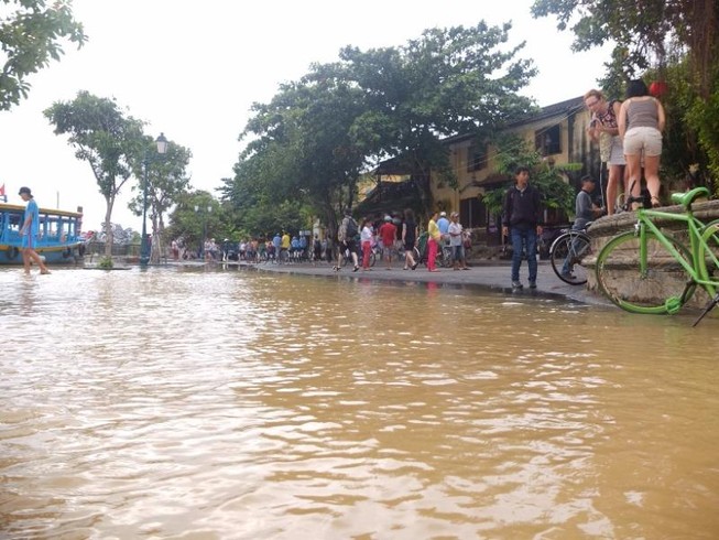 Hội An: Dân lo lắng lũ về trong đêm