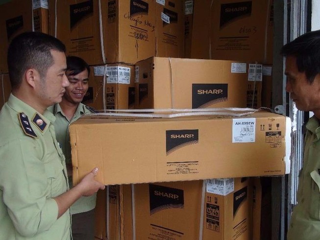 Tạm giữ ô tô chở cáp quang trái phép với số lượng lớn