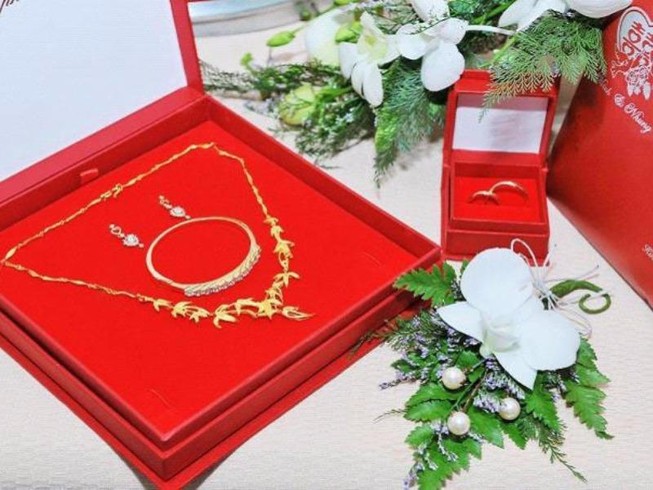 Hi hữu: Chú rể ‘hụt’ kiện đòi vàng cưới cô dâu