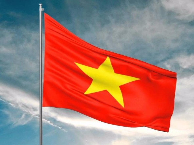 Treo cờ Tổ quốc không trang trọng bị phạt 5 triệu