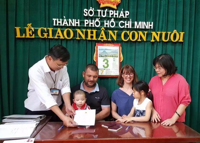 4 điều kiện được nhận con nuôi