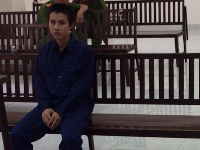 Giao xi măng rồi trộm gạch