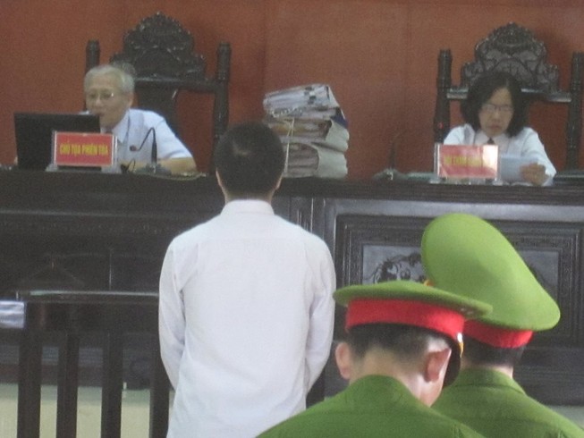 Cán bộ hải quan tiếp tay cho Dũng 'mặt sắt' xuất khẩu siêu xe