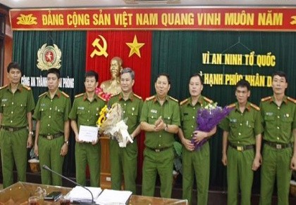 Bắt 5 thanh niên đánh chết người sau khi hát karaoke