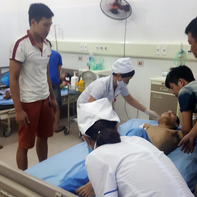 Nổ mìn giờ tan ca, 14 công nhân bị thương nặng