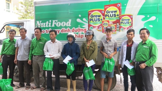 NutiFood: Hơn 9 tỉ đồng cứu trợ bà con vùng lũ