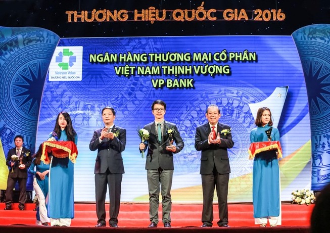VPBank đạt 10 giải thưởng, chứng nhận năm 2016