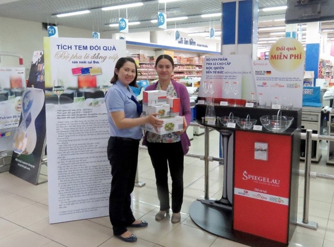 Quà sang miễn phí của Siêu thị Co.opmart hút khách 