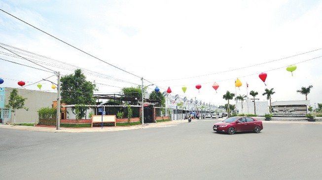 Đất nền vùng ven TP.HCM tiếp tục “sốt” giá