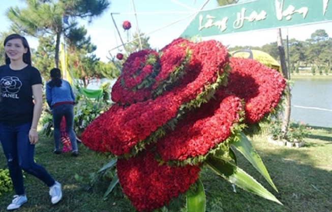 Bông hồng giá 25 triệu đồng tại Festival hoa Đà Lạt