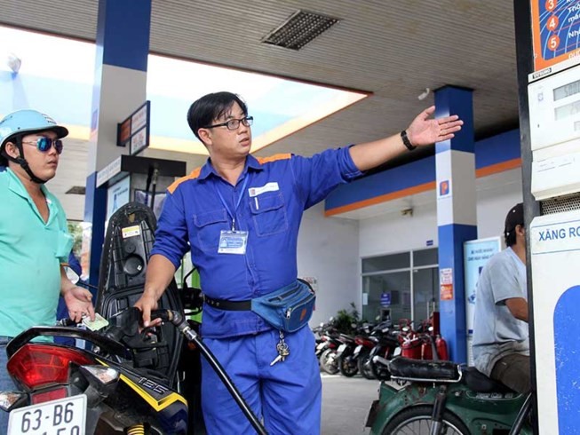 Giá xăng dầu lại 'rủ nhau' tăng