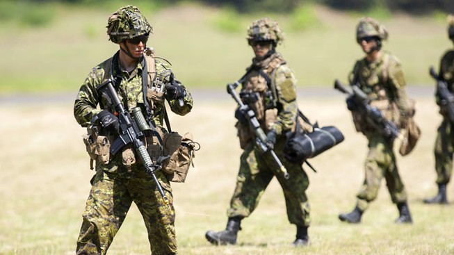 Đến phiên Canada đưa quân đội tới Ukraine