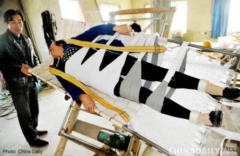 Chiếc giường tự chế 'thần kỳ' giúp vợ khỏi bệnh sỏi thận
