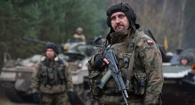 Đến lượt quân đội Ba Lan nhúng tay vào bạo động Ukraine?