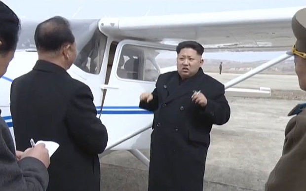 Kim Jong-un lái thử máy bay do Triều Tiên sản xuất