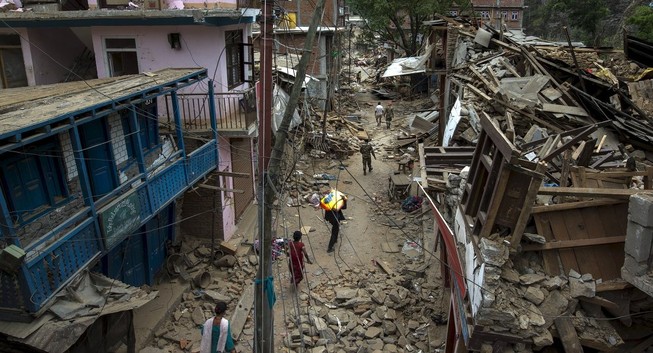 Lại động đất tiếp ở Nepal