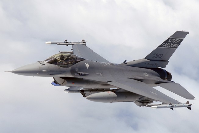 Yemen bắn phá F16 nghi là của Isreal