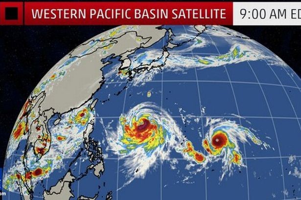 Kinh hoàng hình ảnh 3 cơn bão đang cùng lúc đổ bộ vào châu Á