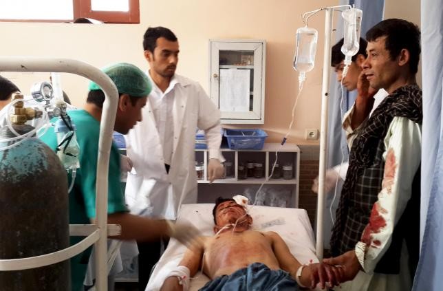 Đánh bom liều chết tại Afghanistan, 15 người chết