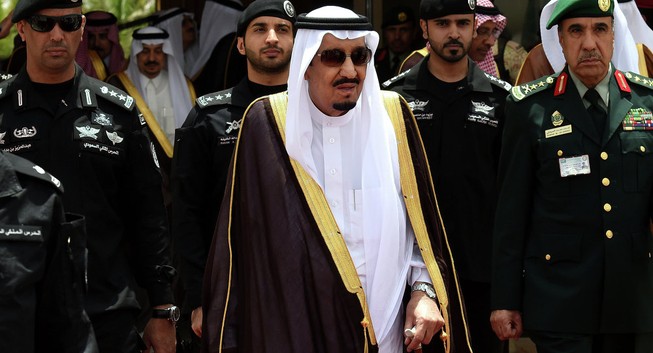 Vua Ả Rập Saudi đi nghỉ mát dẫn theo 1000 người tùy tùng