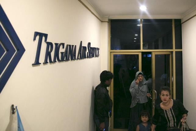Đã tìm thấy máy bay chở 54 người mất tích ở Indonesia