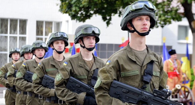 Kiev thề ‘nghiền nát’ Donbass bằng lực lượng chuyên nghiệp