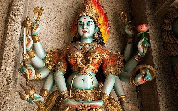 Chấn động: Bé trai bốn tuổi bị chặt đầu tế thần