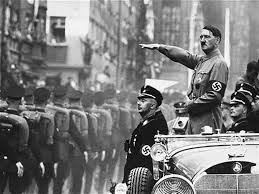 Tiết lộ mới về nghi án trùm phát xít Hitler bị 'teo nhỏ dương vật'