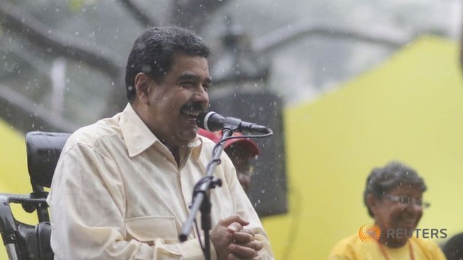 Venezuela tăng lương, tăng thời gian ban ngày để đối phó suy thoái