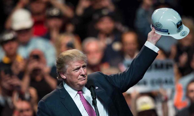 Vũ khí bí mật của Hillary Clinton chính là Donald Trump