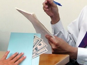 Phản hồi vụ bắt một cán bộ Sở GD&ĐT nhận tiền chạy biên chế