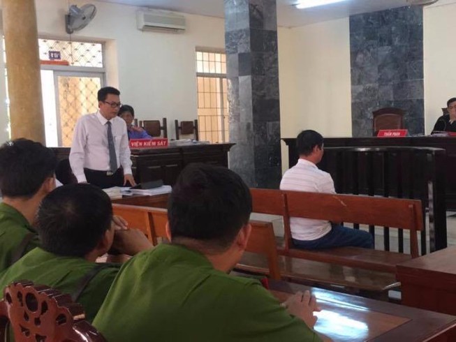 Hủy án vụ không cột được tội giao cấu, kết án dâm ô