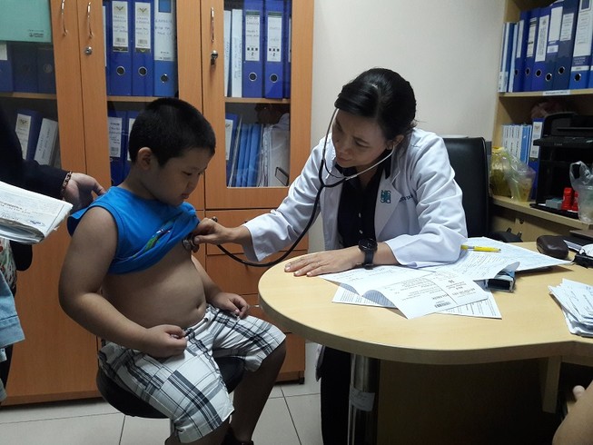 Khám và điều trị miễn phí cho bệnh nhân hen suyễn