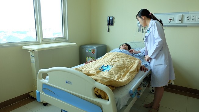Dầm mưa, nguy cơ mắc bệnh tăng cao