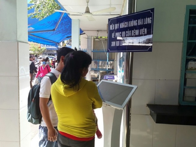 Bị 'méc' với bảng điện tử, BV ngay lập tức sửa lỗi