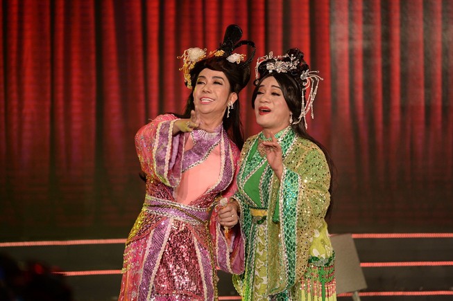 Minh Nhí, Long Nhật giả gái làm Thúy Vân, Thúy Kiều