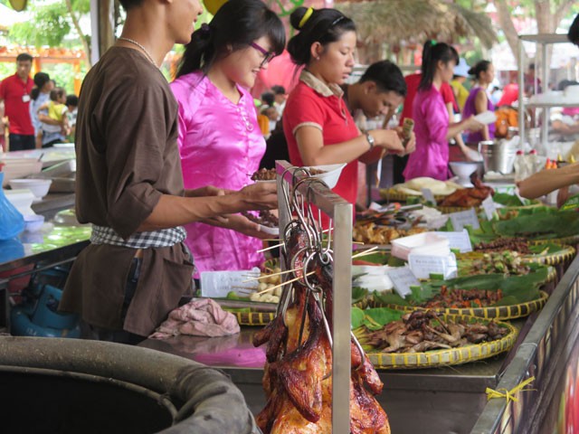 Hơn 250 món ngon tại 'Liên hoan ẩm thực Đất Phương Nam 2016'