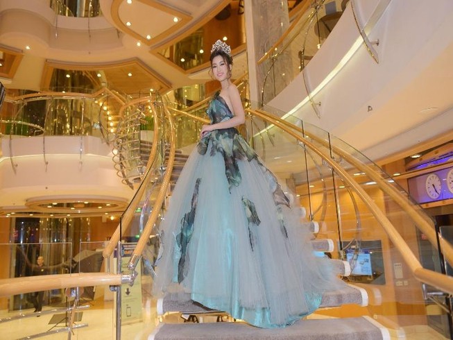 Hoa hậu Đỗ Mỹ Linh làm công chúa Lọ Lem