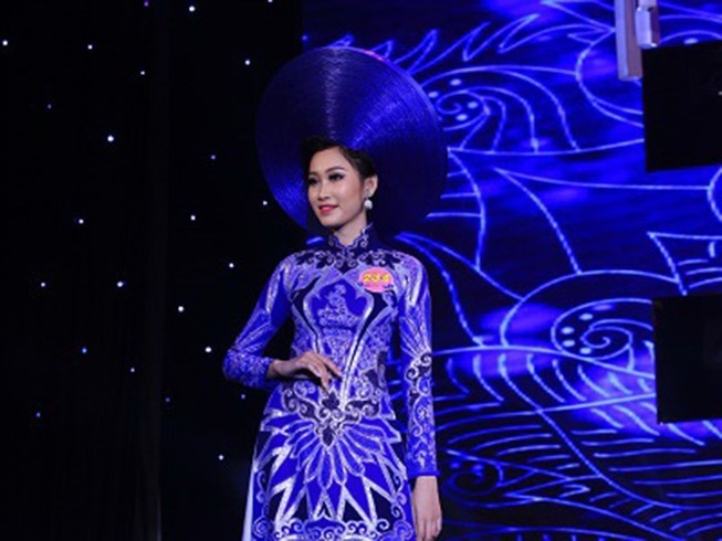 Đoàn Thị Hồng Trang đăng quang Hoa khôi miền Trung 2016