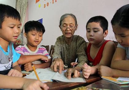 Vợ chồng giáo viên hơn 20 năm dạy miễn phí cho học sinh nghèo