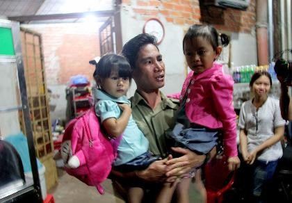 Bữa cơm thân mật của hai gia đình sau gần 4 năm bị trao nhầm con