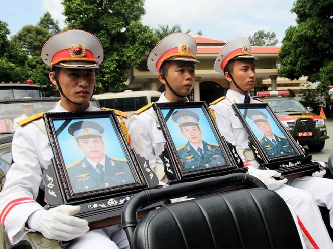 Nén đau thương tiễn đưa 3 phi công về cõi vĩnh hằng