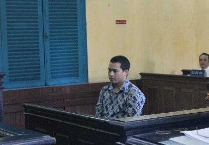 Đâm chết anh vợ vì xúi mẹ nghỉ làm